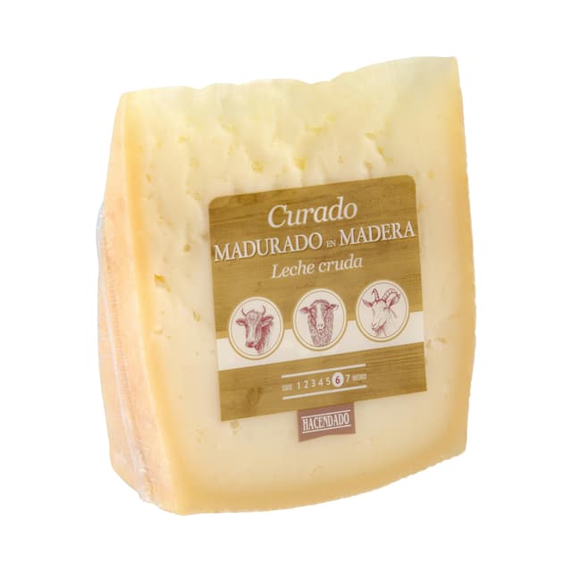 Queso curado mezcla madurado en madera Hacendado